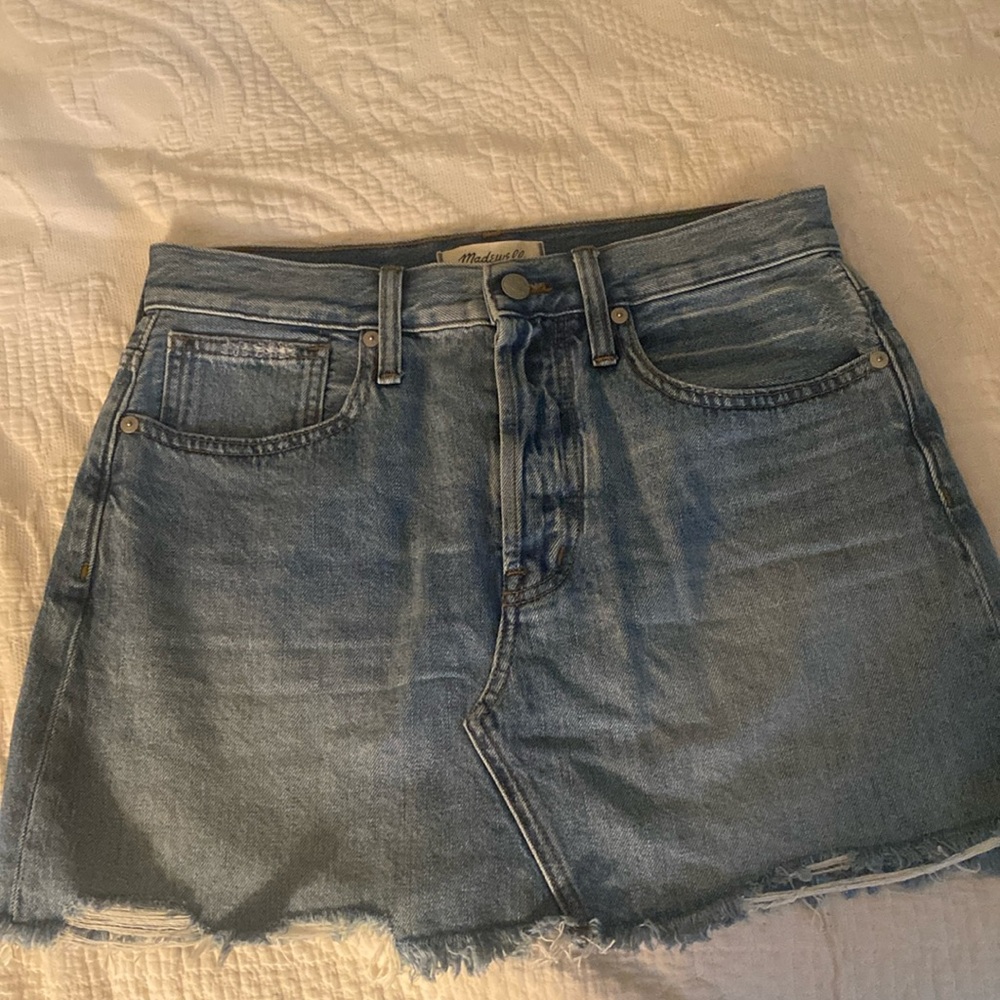 Madewell jean short skirt.  Basic and in great condition.